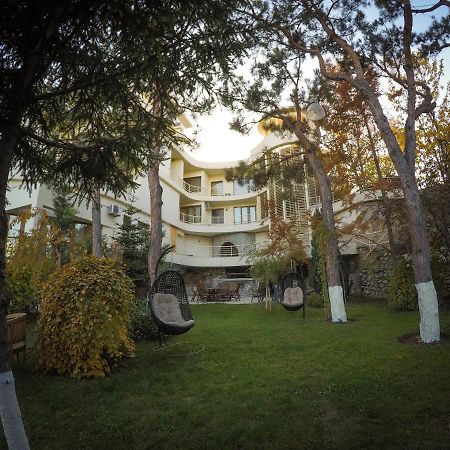 Hotel Beaumonde Garden Тбилиси Экстерьер фото