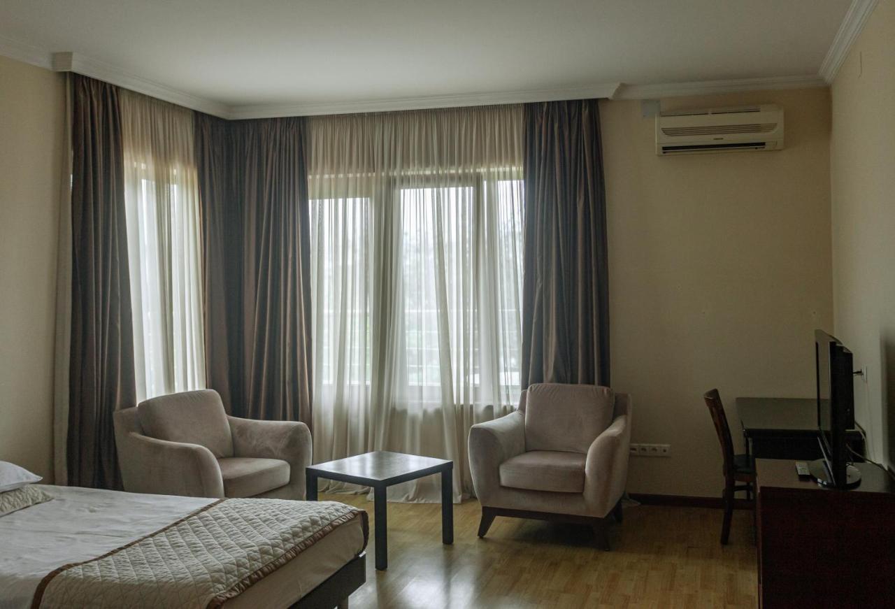 Hotel Beaumonde Garden Тбилиси Экстерьер фото