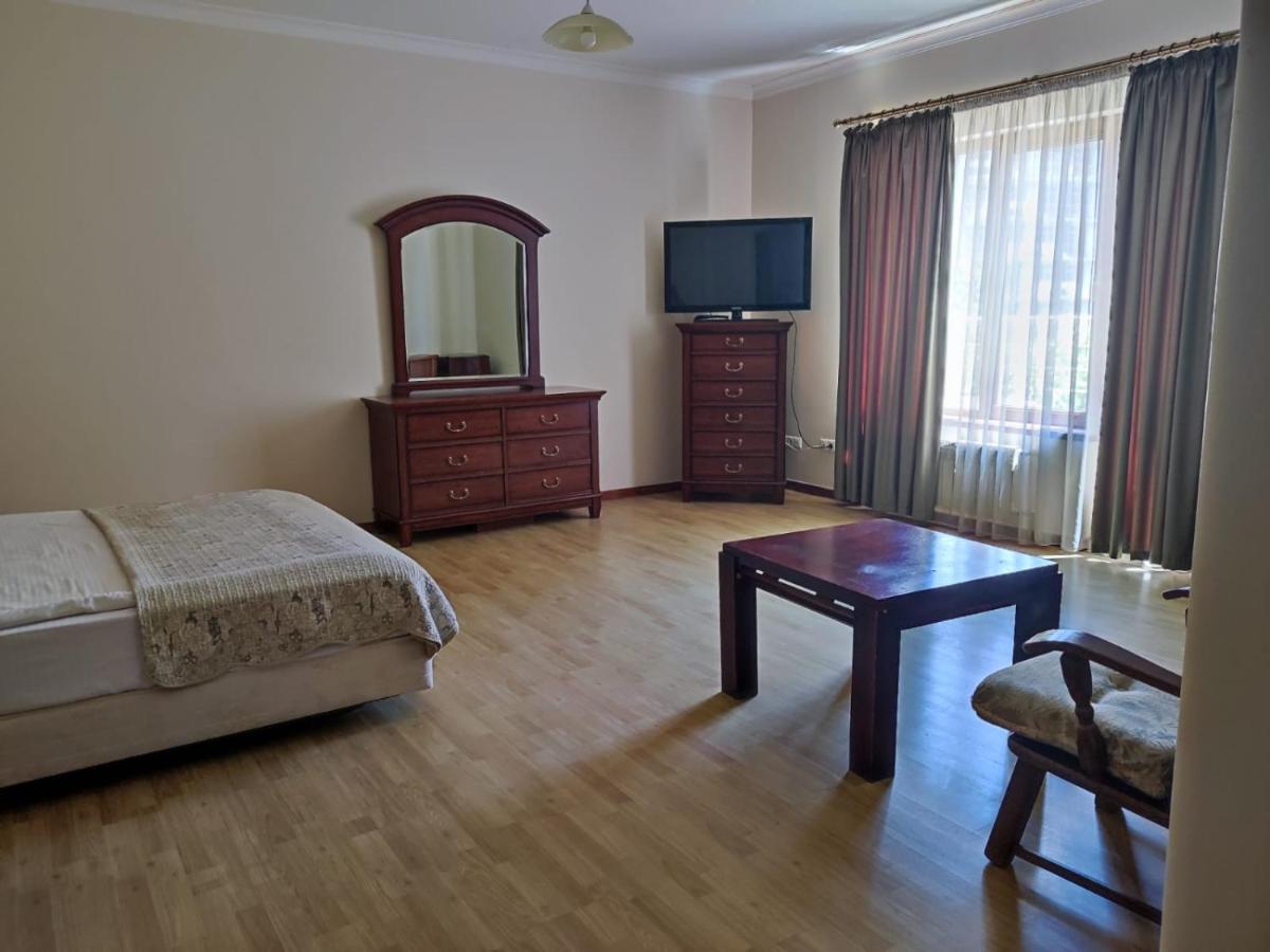 Hotel Beaumonde Garden Тбилиси Экстерьер фото