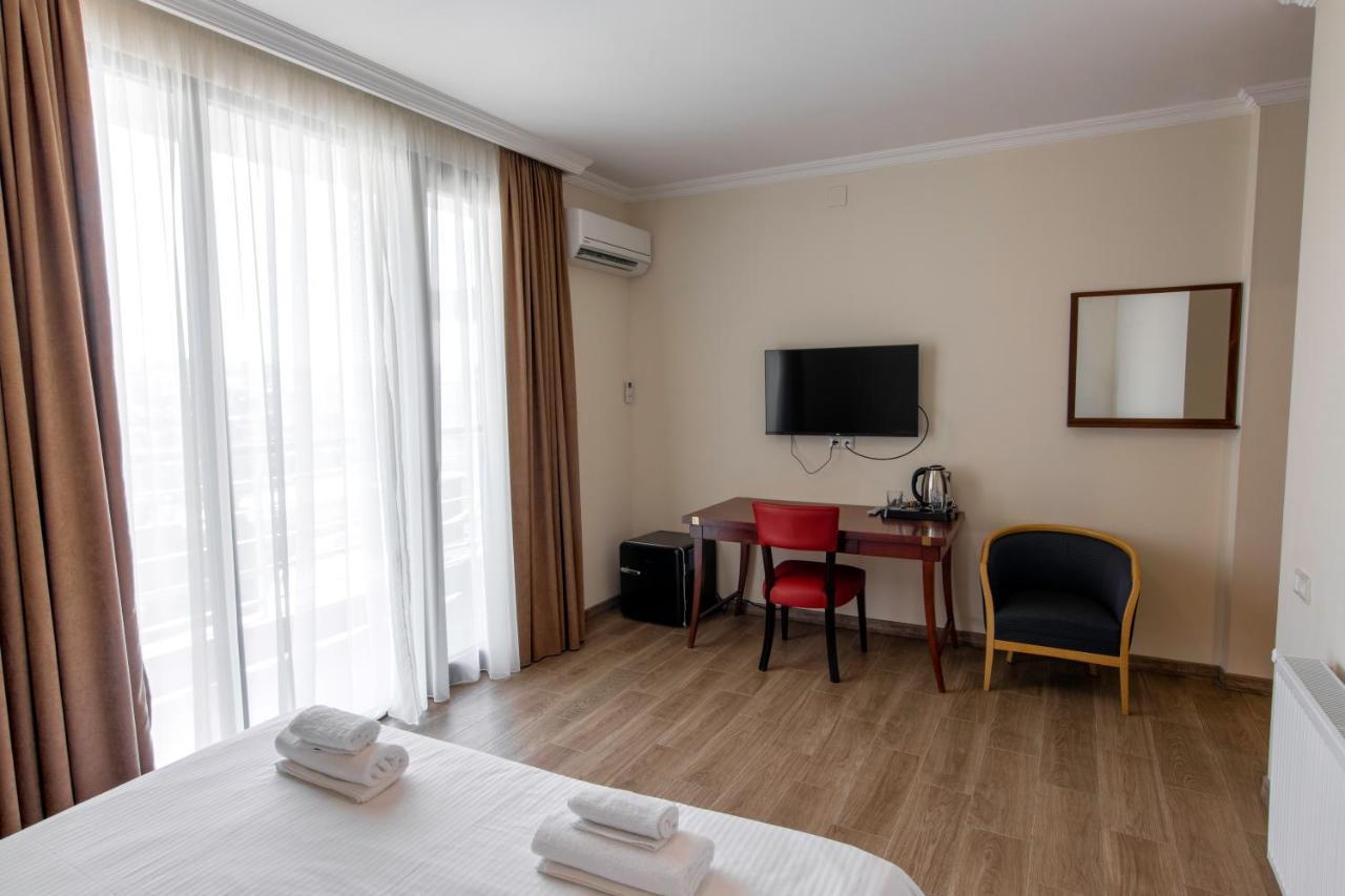 Hotel Beaumonde Garden Тбилиси Экстерьер фото
