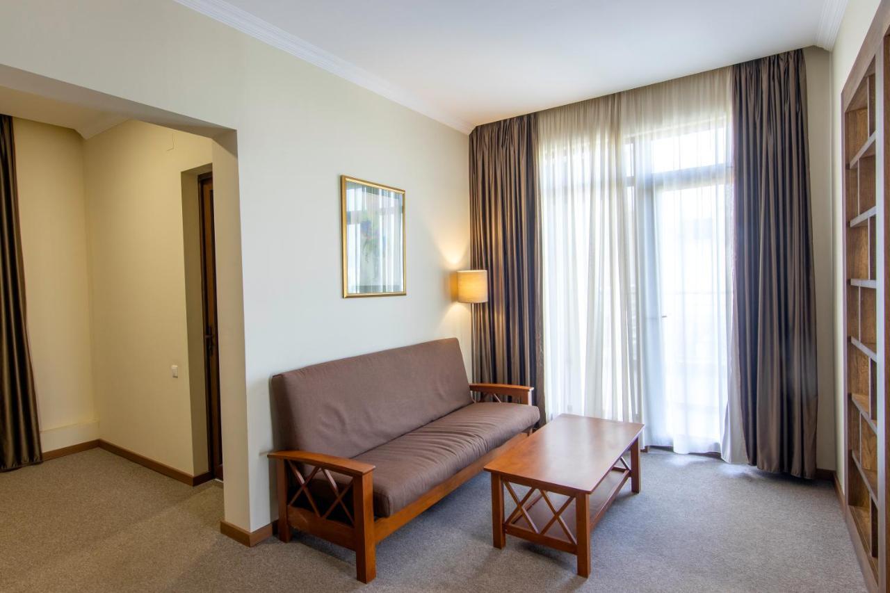 Hotel Beaumonde Garden Тбилиси Экстерьер фото