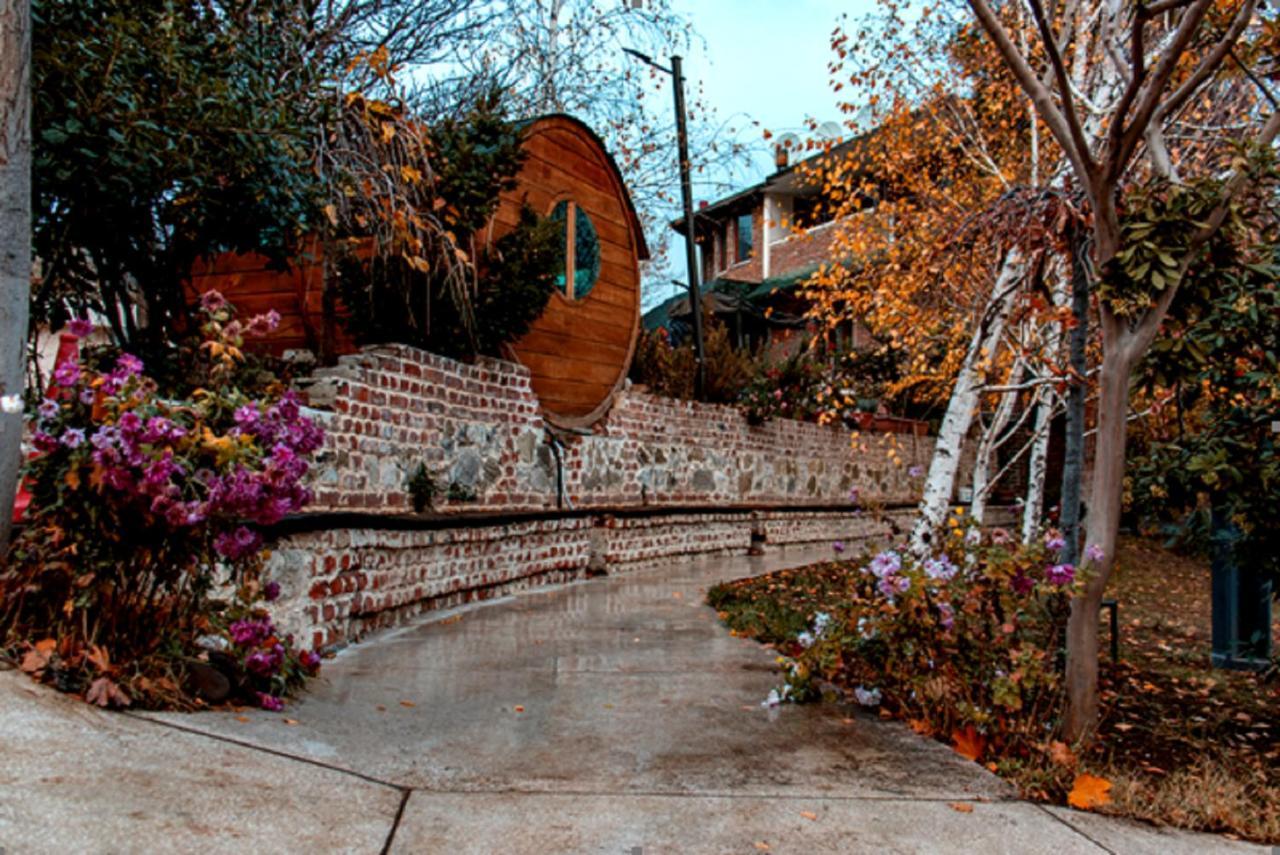 Hotel Beaumonde Garden Тбилиси Экстерьер фото